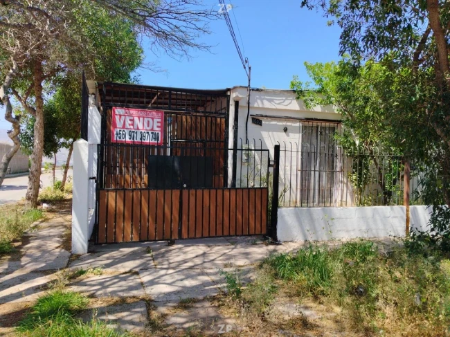 Se vende propiedad en calle blanco Encalada de la población Jose Tomas Ovalle