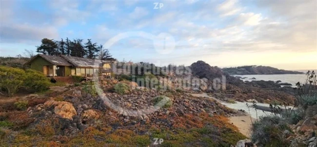  espectacular casa, inmersa en un acogedor entorno natural de un terreno de 9100