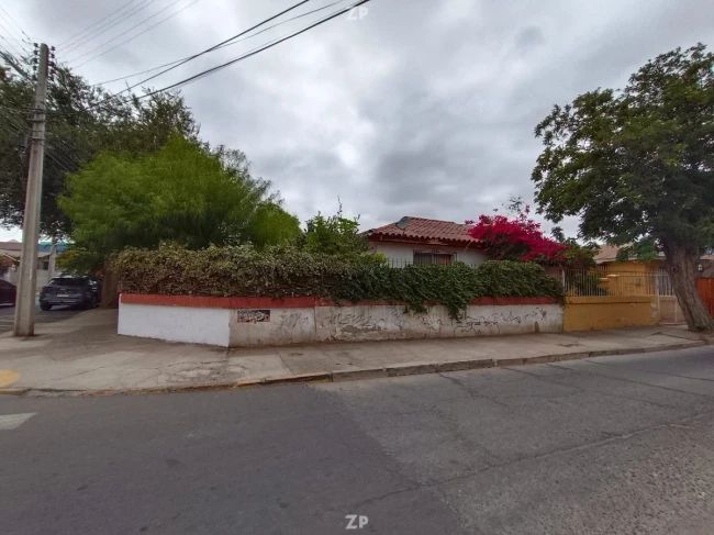 En venta Hermosa propiedad central de tres dormitorios dos baños