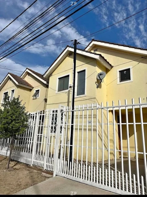 Se vende acojedora casa con una ubicación privilegiada