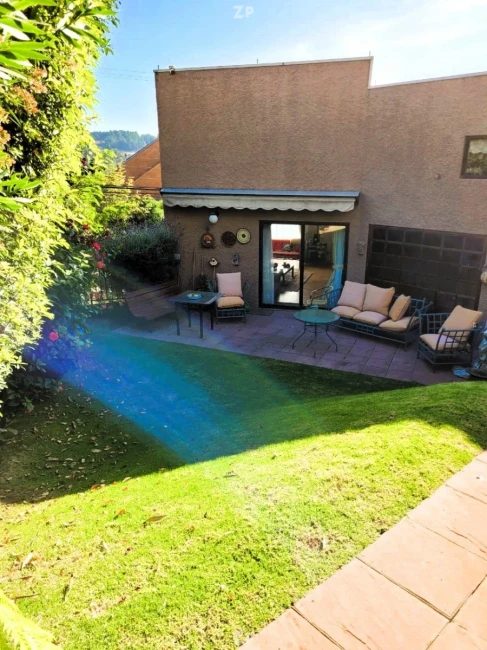 En venta exclusiva casa independiente de 450 m2