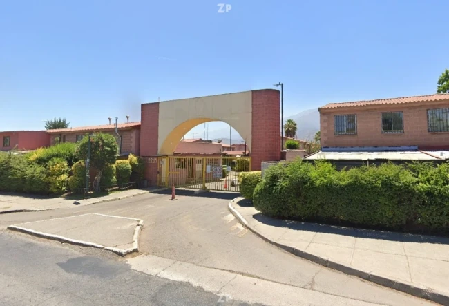 Venta Casa en condominio seguro y con excelente ubicación