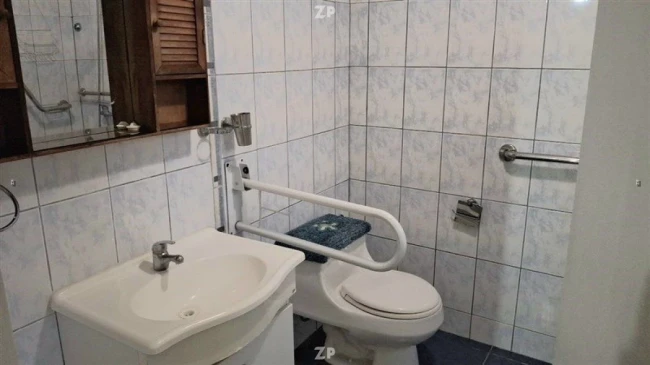 Se vende espectacular casa solida en el Barrio Almendral