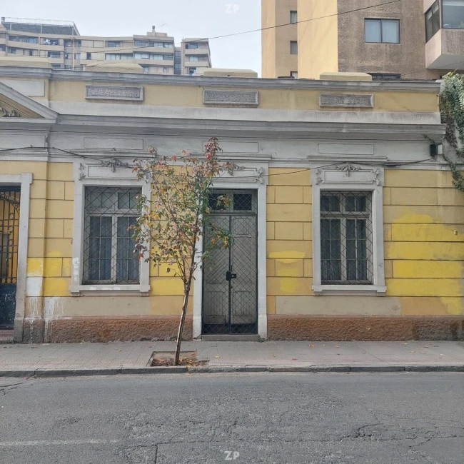 En venta Amplia casa de un piso en pleno centro de Santiago