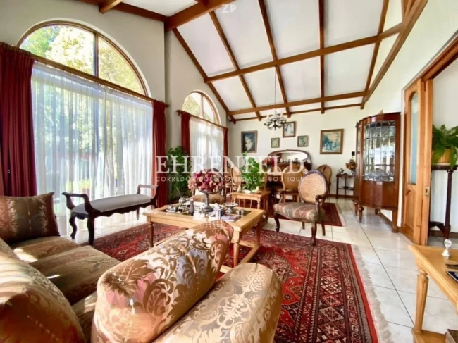 En venta Casa esquina en pleno centro de Los Andes