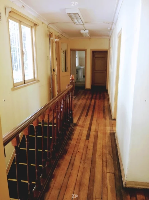 Amplia Casa de 2 pisos en venta