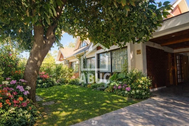 Venta casa en Pasaje, entre Vespucio y Tobalaba