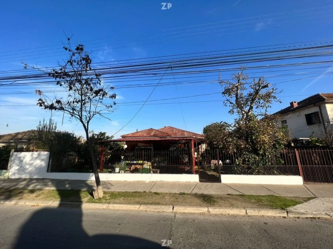 En venta Casa con Amplio Terreno, Excelente Ubicación y Alta Proyección
