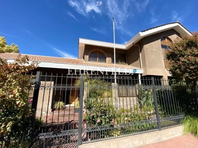 En venta Casa esquina en pleno centro de Los Andes