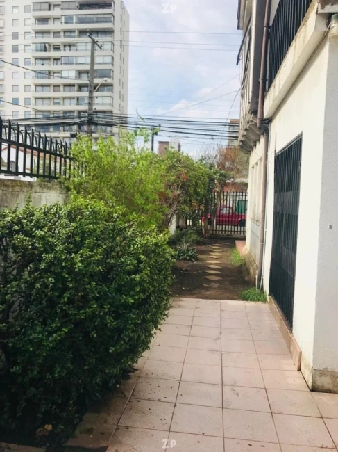 SE VENDE – AMPLIA CASA ESTILO INGLÉS EN EL PLAN DE VIÑA DEL MAR