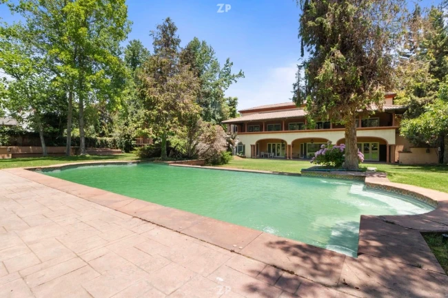 En venta magnífica propiedad en Camino Piedra Roja es más que una casa