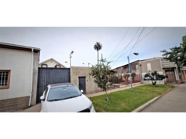 En venta casa está ubicada en la calle Merced