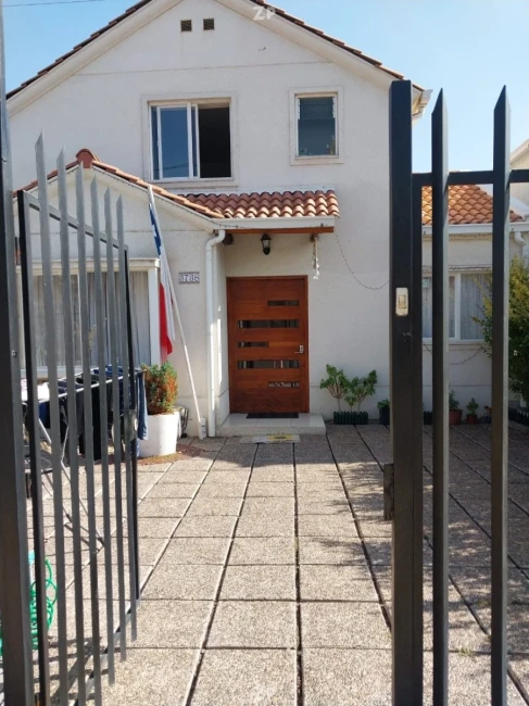 EXELENTE OPORTUNIDAD..!!!, En venta Casa de 2 pisos en inmejorable estado