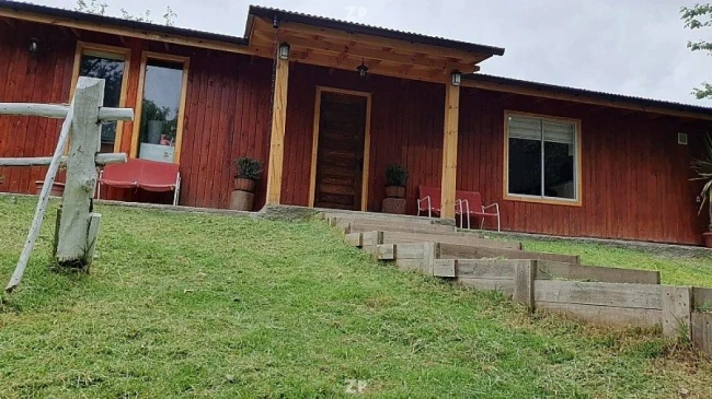 Se vende excelente casa recientemente casi completamente remodelada
