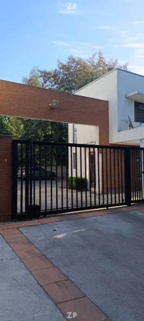 En venta Casa 2 pisos, un estacionamiento, en Condominio.