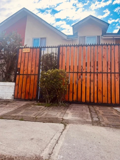 Se vende casa en Barrio Holanda, Maipú.