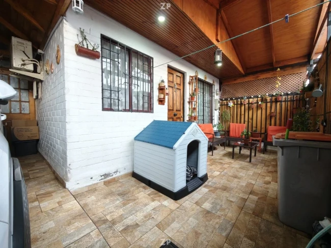 Se vende excelente casa esquina en pasaje en Villa San Francisco