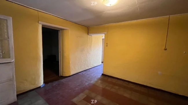 En venta Casa de un piso de estructura de adobe