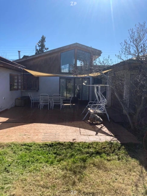 Se vende casa con amplio terreno en sector Villa Brasilia