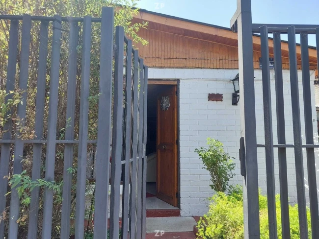 En venta hermosa casa de venta cuenta con 4 acogedores dormitorios