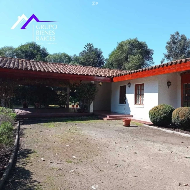 En venta casa principal de 180 mtrs2 y amplio quincho amoblado de 130 mtrs2 