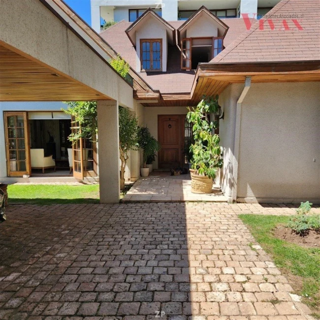 En venta Preciosa casa muy cerca de Av. España!!