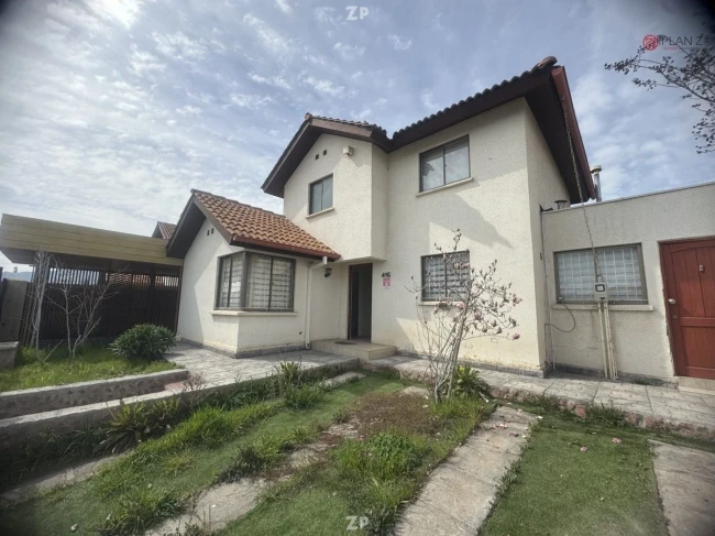 En venta espectacular casa, con una superficie total de 374 m