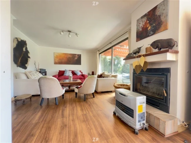 En venta Excelente casa de dos pisos ubicada en Machalí