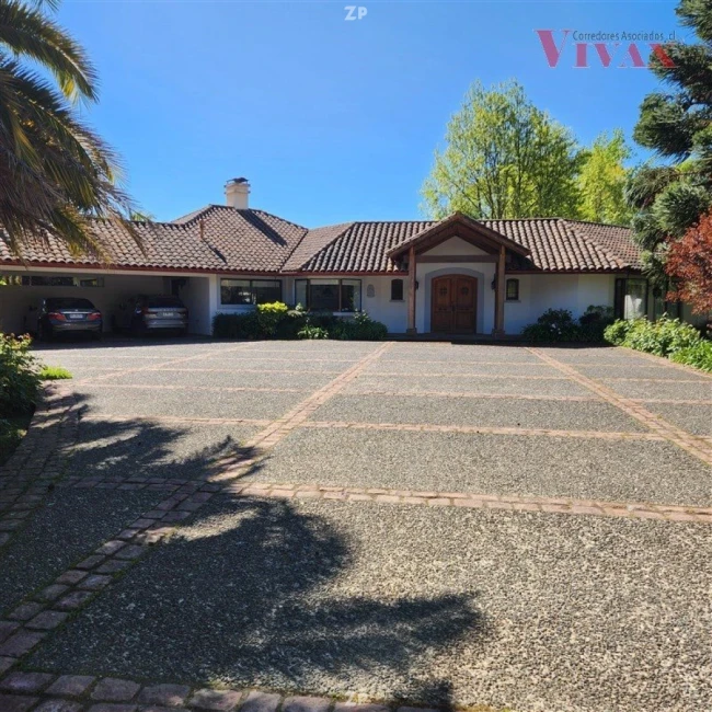 En venta Preciosa casa ubicada en un exclusivo Condominio