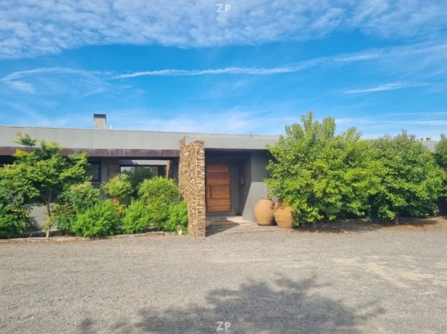 En venta casa Ubicada a pasos de Viña Viu Manent