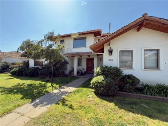 En venta Excelente casa de dos pisos ubicada en Machalí