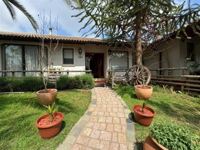 En venta casa se sitúa en Adobes de Nogales