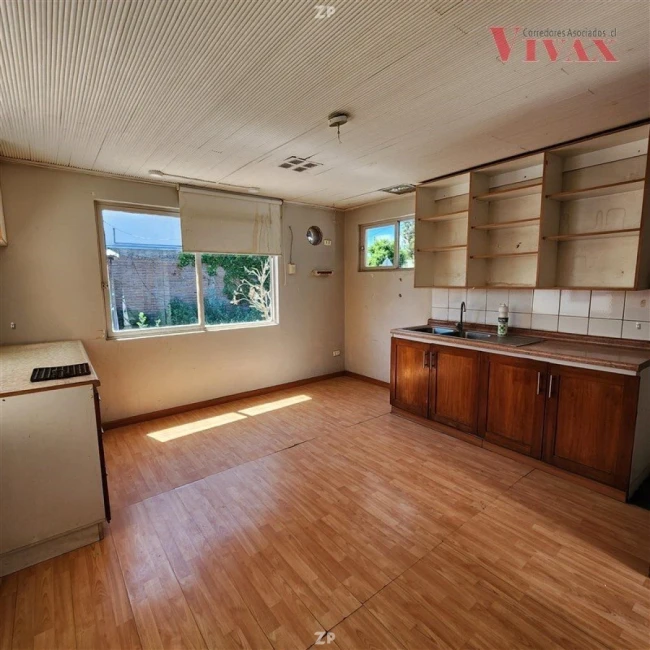 En venta Casa con Gran sitio de 1.033 mt en pleno centro de Curicó