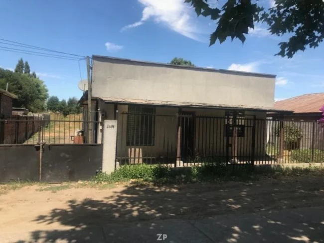 Se Vende Amplia Parcela con casa construída en Molina
