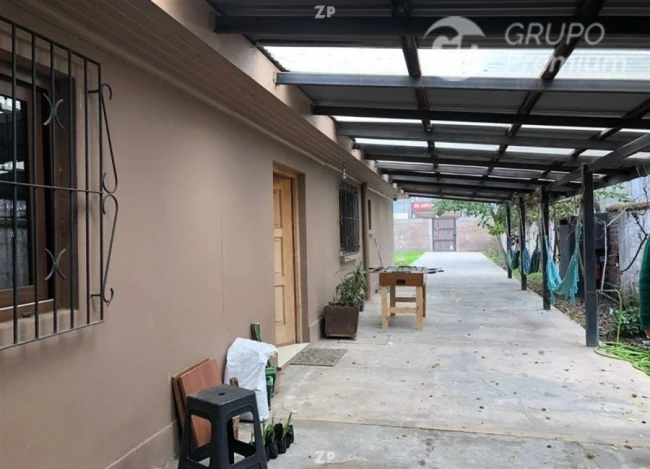 En ventta Gran Terreno Urbano con Casa Oportunidad de Inversión en Santa Cruz