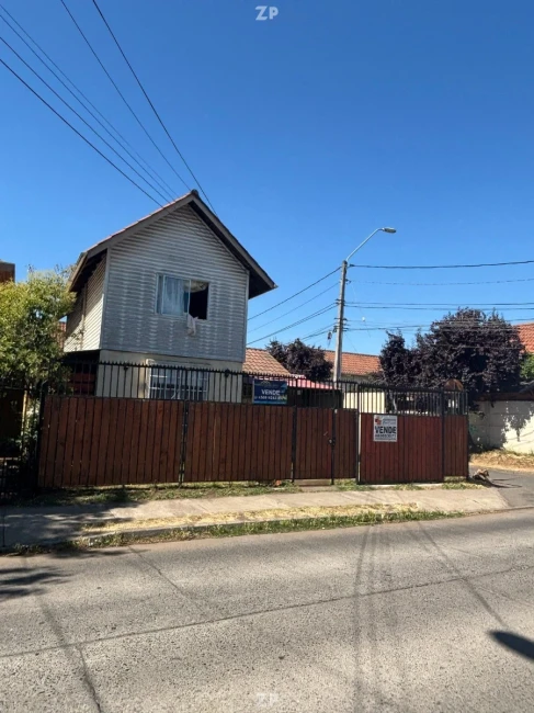 En venta casa aislada, esquina, en calle volcan llaima