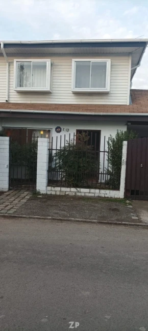 Se vende excelente propiedad de 2 pisos con alta plusvalía