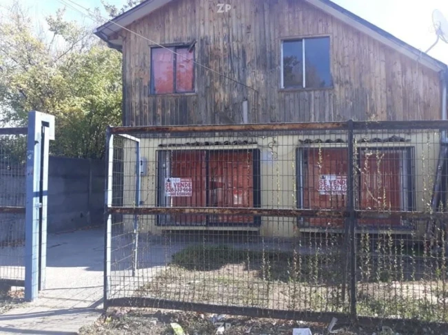 En venta Casa Pareada con 2º Piso