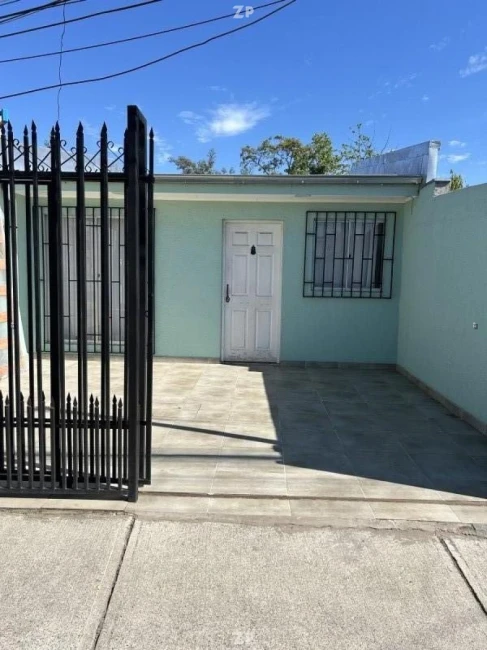 Se VENDE casa en Linares ubicada en Avda. Esfuerzo.