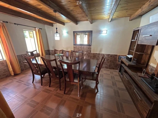 Se vende amplio inmueble ideal para uso habitacional o inversión