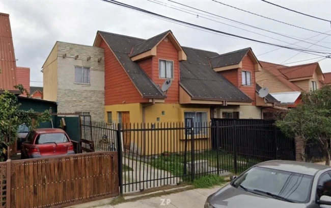 En venta Casa Pareada con 2º Piso
