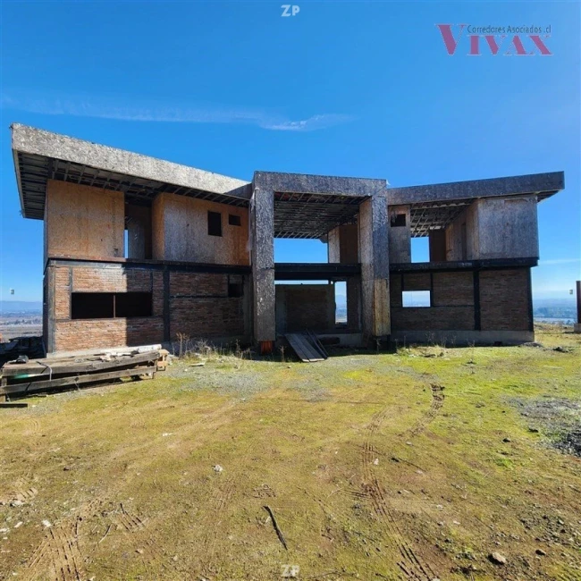 En venta Casa moderna de dos pisos, con un diseño único de 377 m