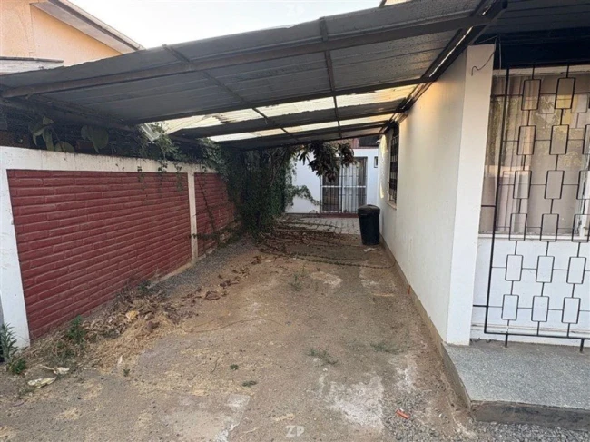 Esta hermosa casa en venta ubicada en el tranquilo sector de La Florida