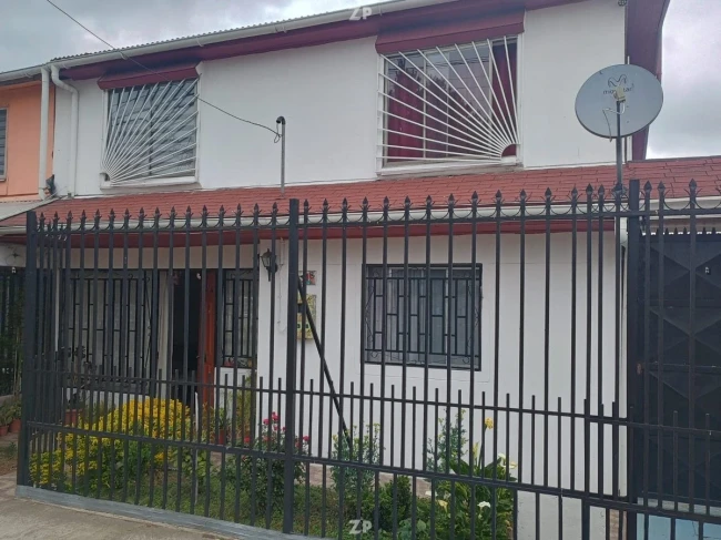 En venta hermosa casa de dos pisos en Villa el Parque