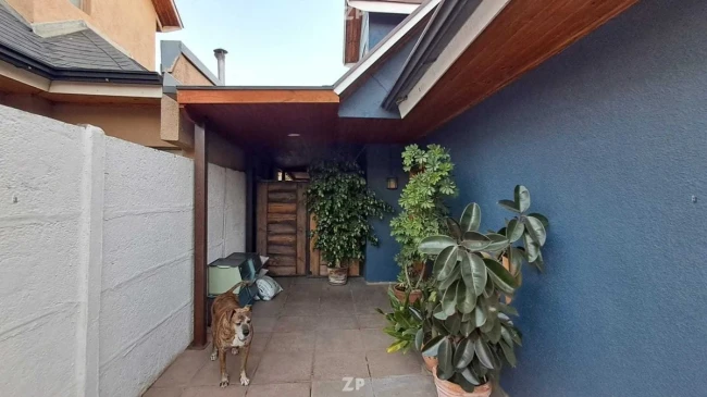 Hermosa casa en venta de dos pisos ubicada en sector Nor-Oriente