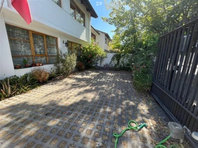 En venta casa comoda, solida, muy amplia y segura