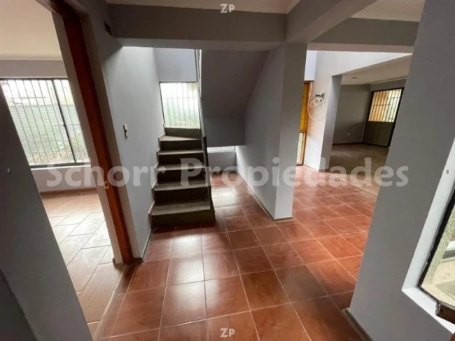 En venta Amplia Casa Comercial de Dos Pisos en Ubicación Privilegiada en Talca