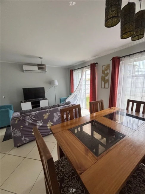 En venta hermosa casa de dos pisos en Valles del Country