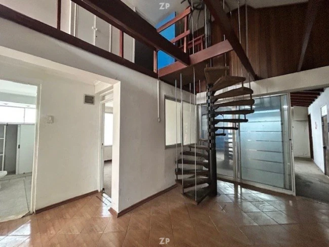 En venta espaciosa Casa Habitación o de uso Comercial de 2 pisos