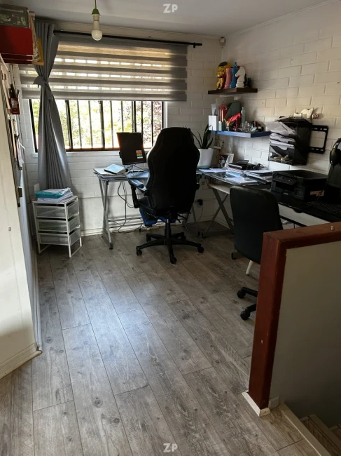 Casa sólida 4D/2B frente a plaza en Machalí – Quincho techado y cobertiz